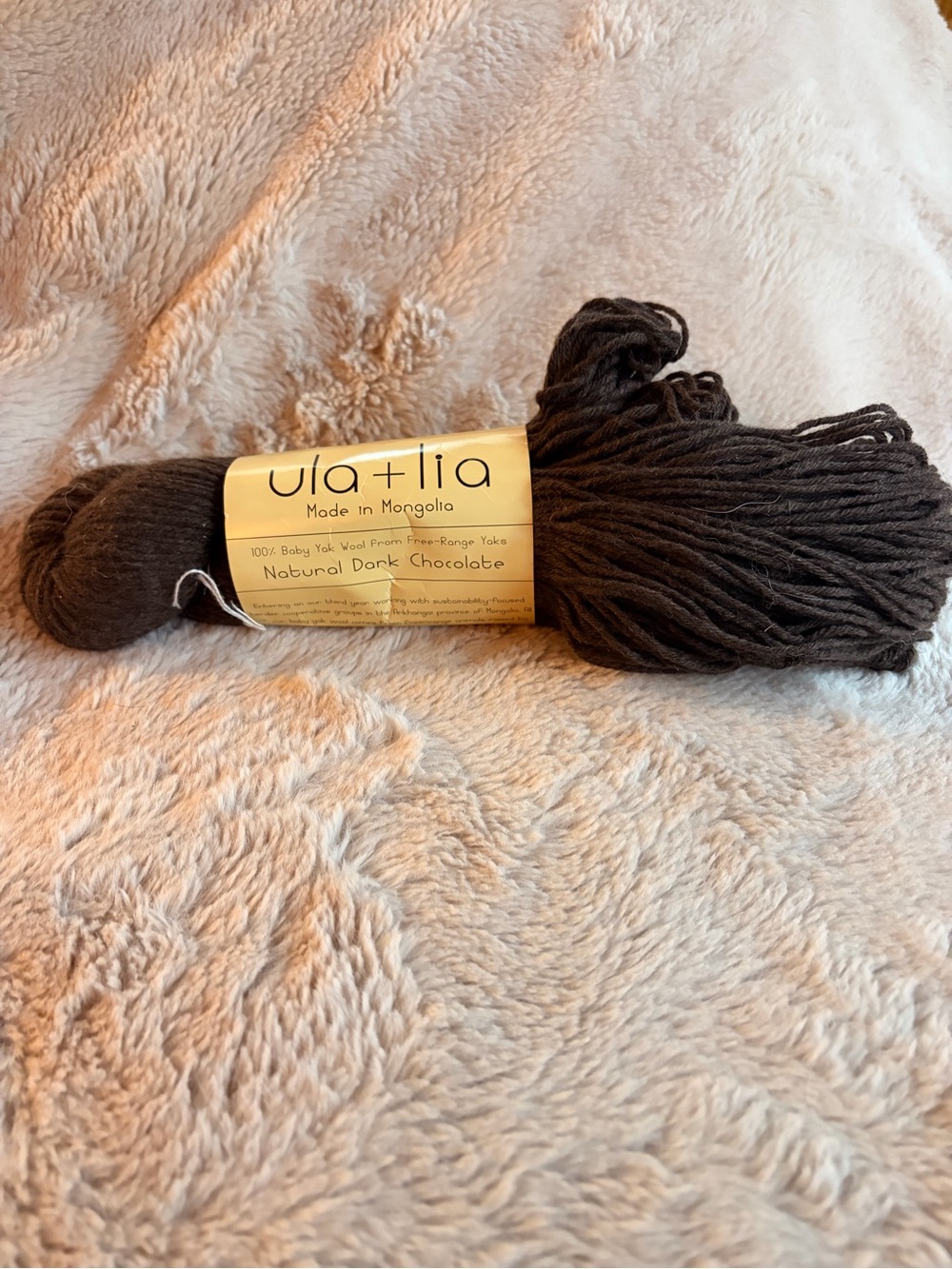 Natural Dark Chocolate Yak Yarn